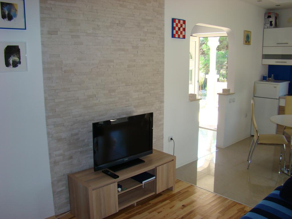 Apartments Pinus Pirovac Szoba fotó